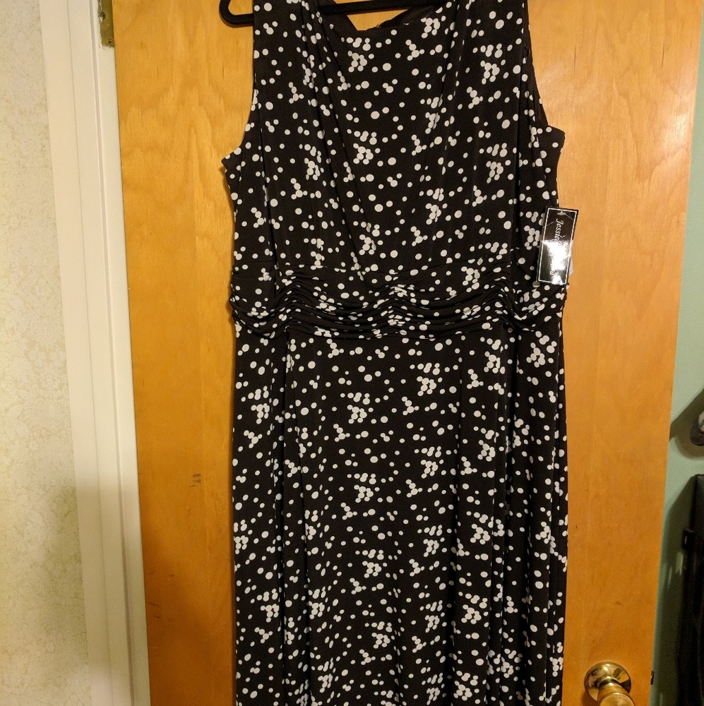 Jessica Howard dress.